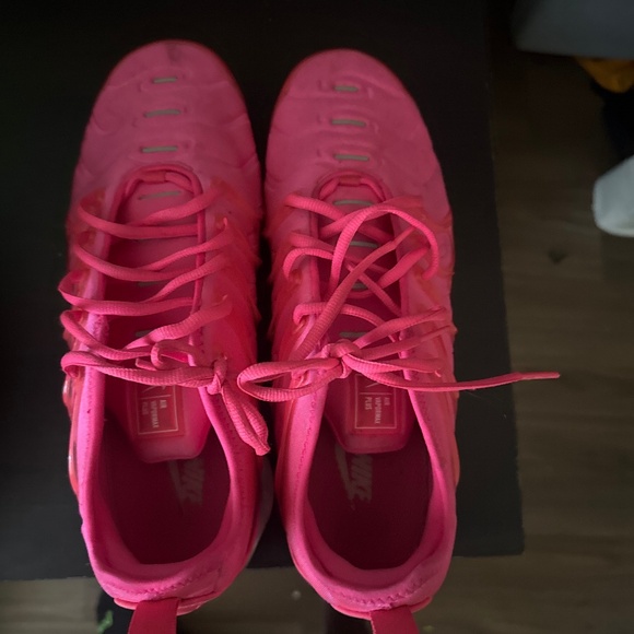 vapor maxes (used) - Picture 1 of 3